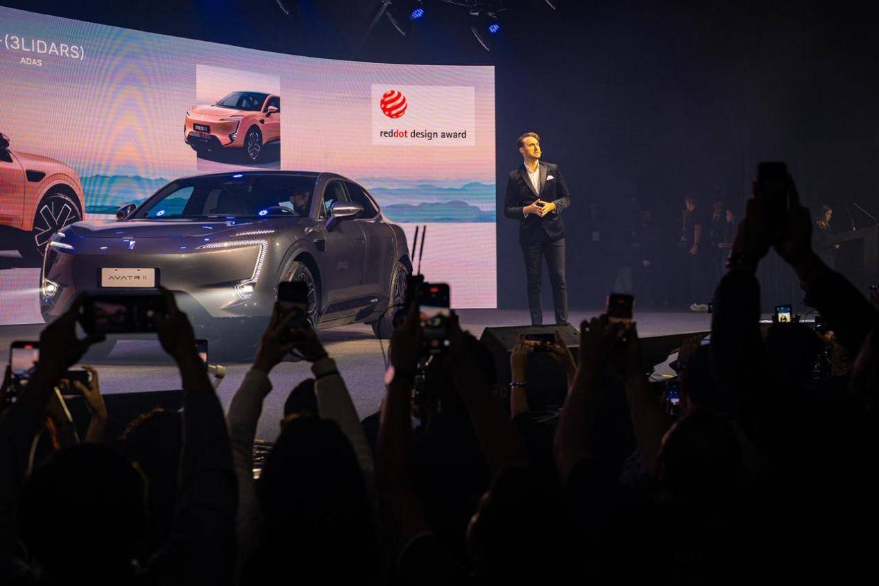 力座椅阿维塔智能豪华拉满开元棋牌三联屏 