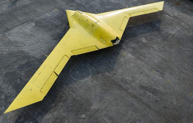 高空高速隐身无人机成功首飞开元棋牌重大突破！彩虹-7(图2)