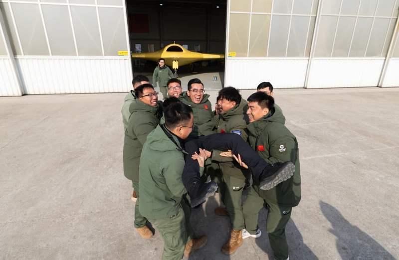 高空高速隐身无人机成功首飞开元棋牌重大突破！彩虹-7(图8)